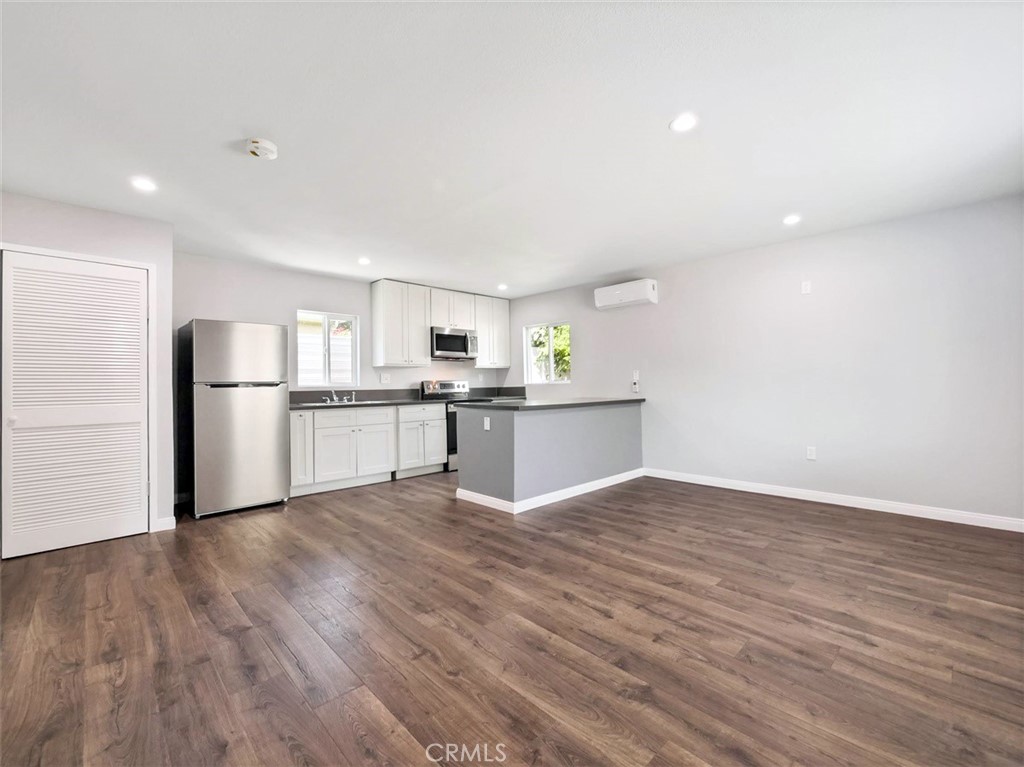 8828 Chimineas Avenue