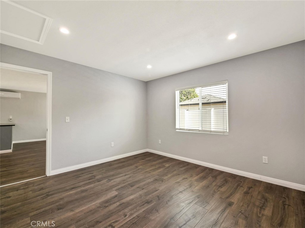 8828 Chimineas Avenue