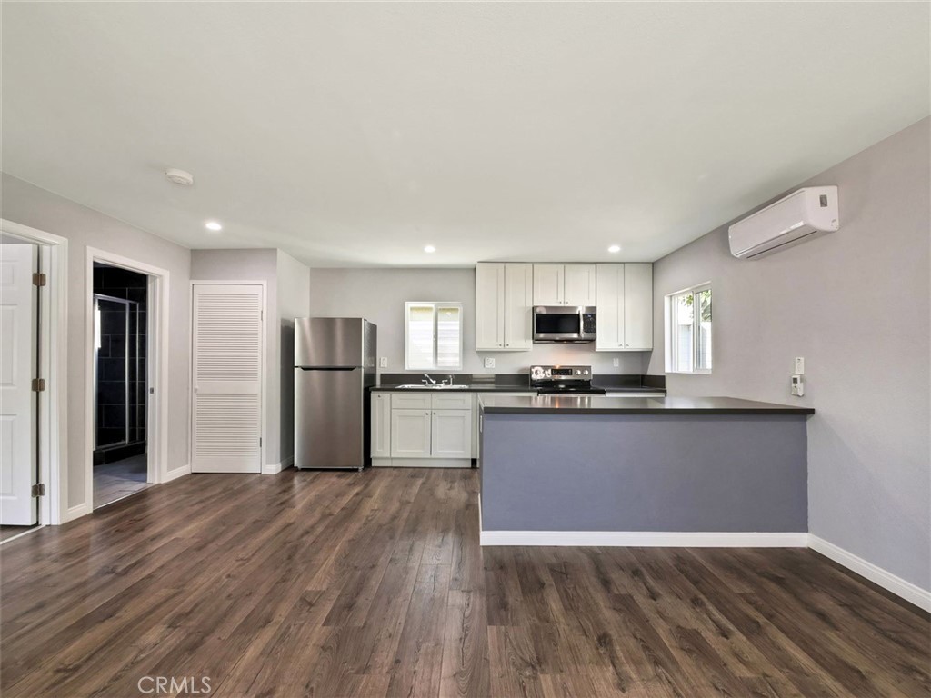 8828 Chimineas Avenue