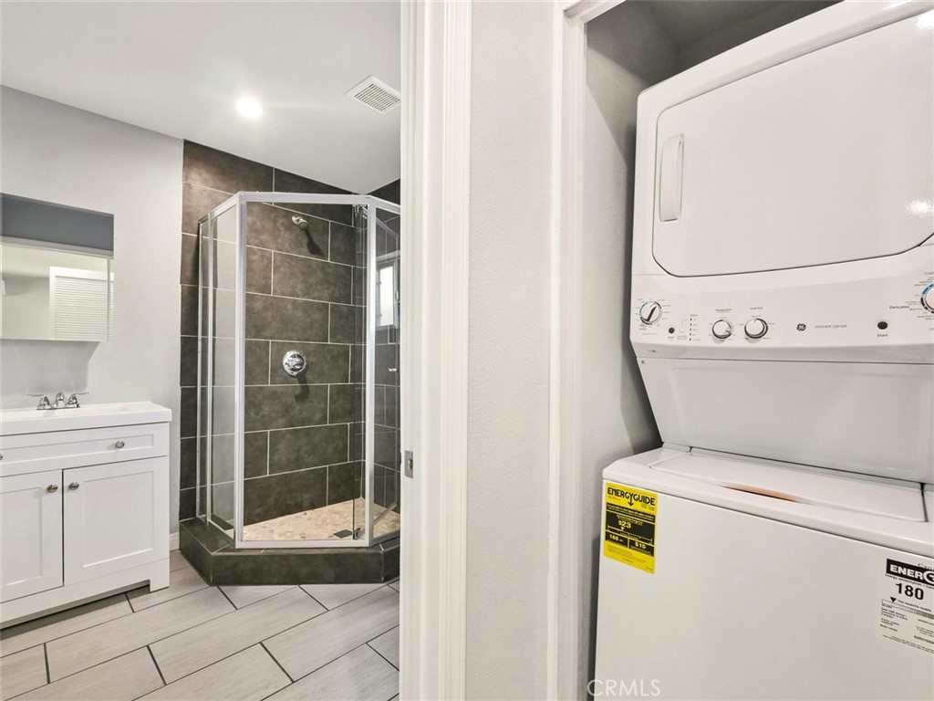 8828 Chimineas Avenue