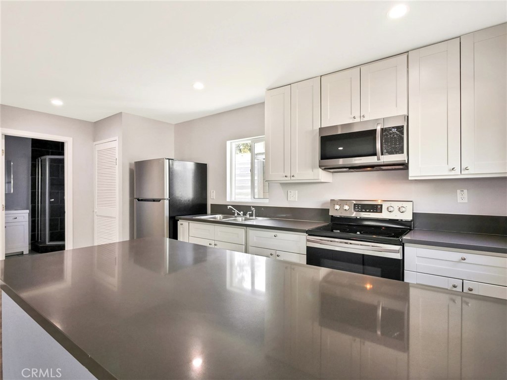 8828 Chimineas Avenue