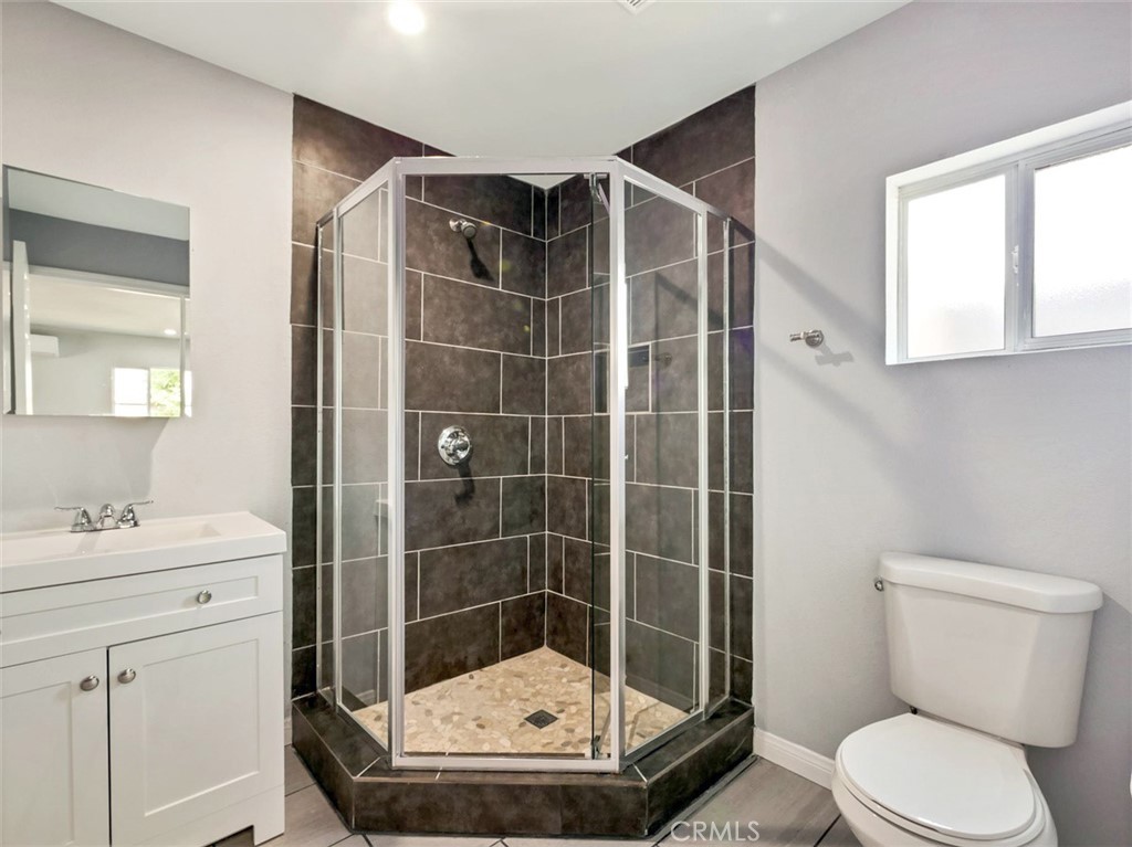 8828 Chimineas Avenue