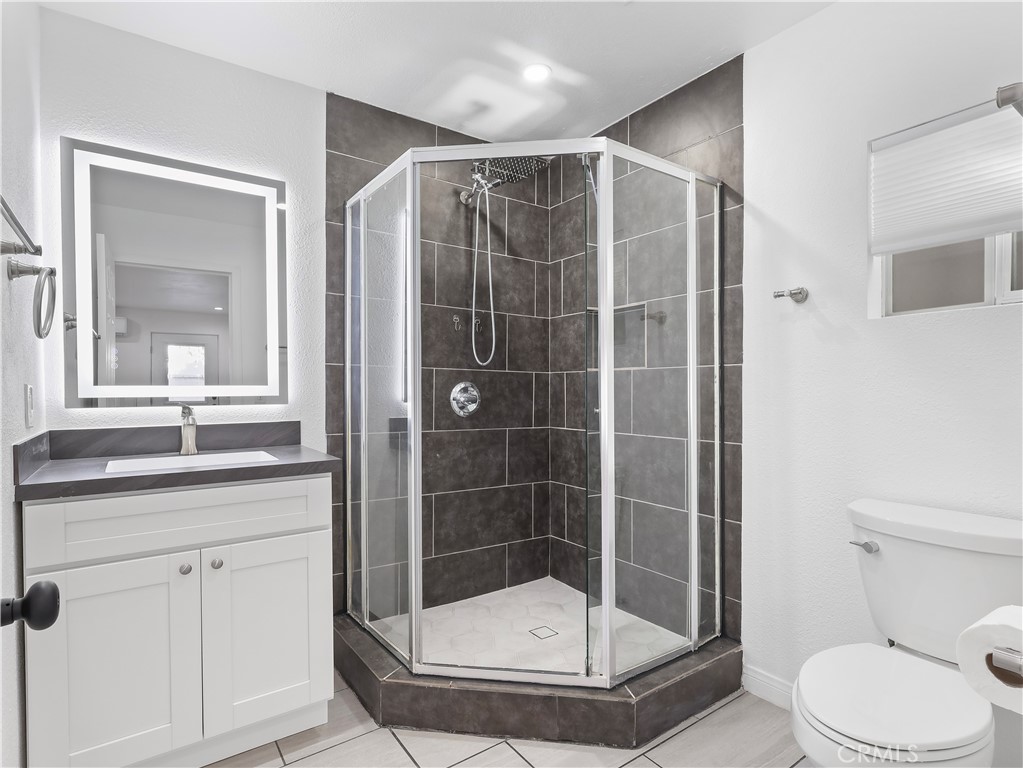 8828 Chimineas Avenue