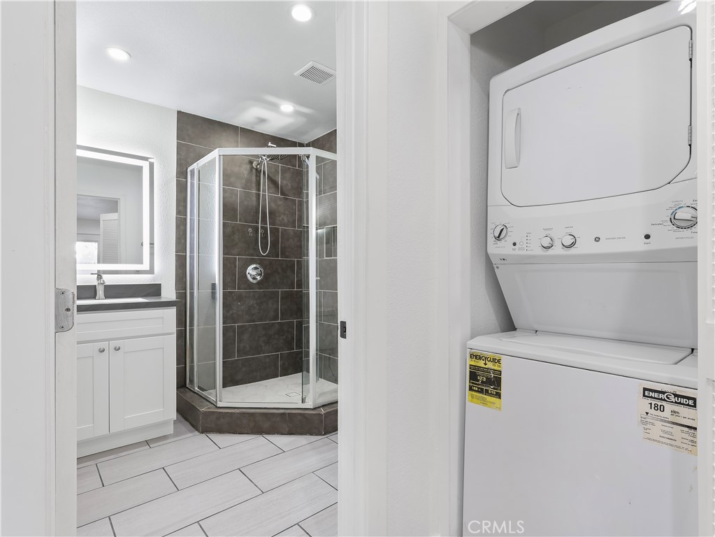 8828 Chimineas Avenue