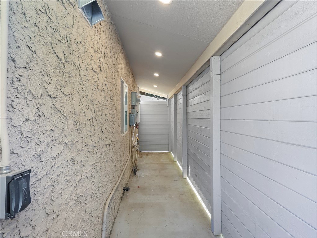 8828 Chimineas Avenue