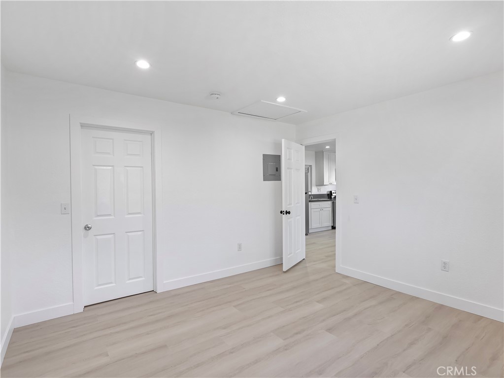 8828 Chimineas Avenue