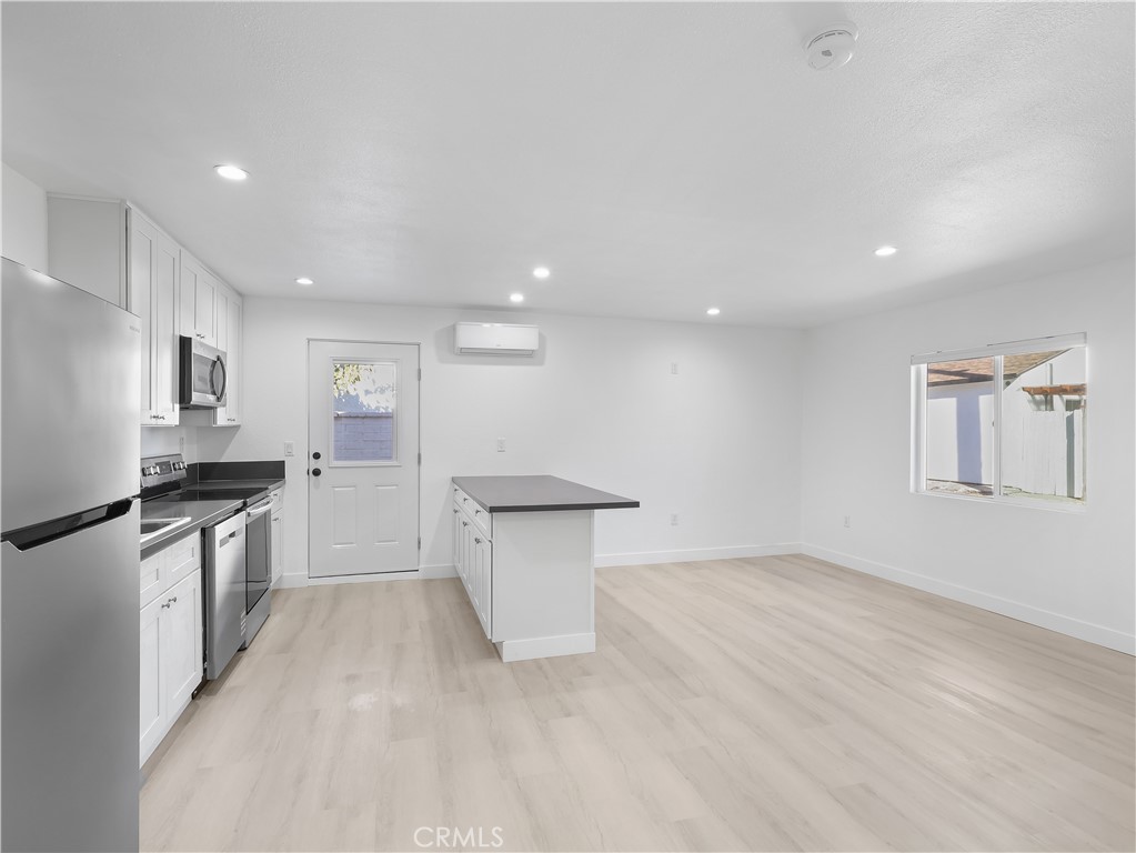 8828 Chimineas Avenue