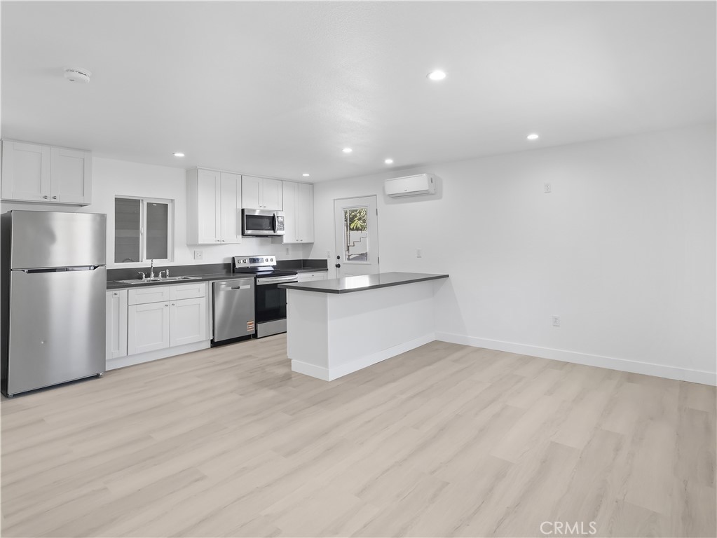 8828 Chimineas Avenue