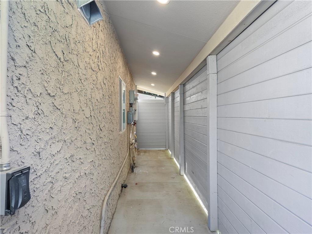 8828 Chimineas Avenue