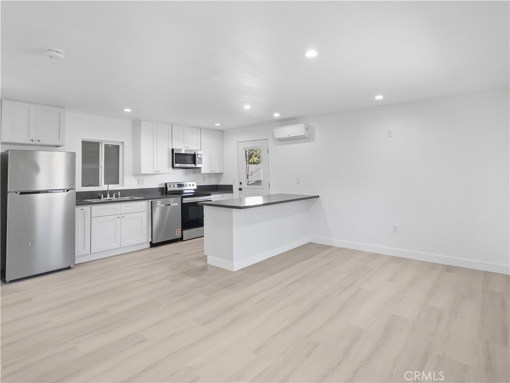 8828 Chimineas Avenue