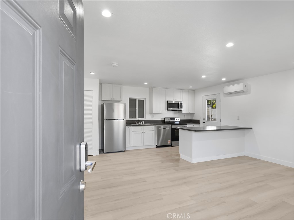 8828 Chimineas Avenue