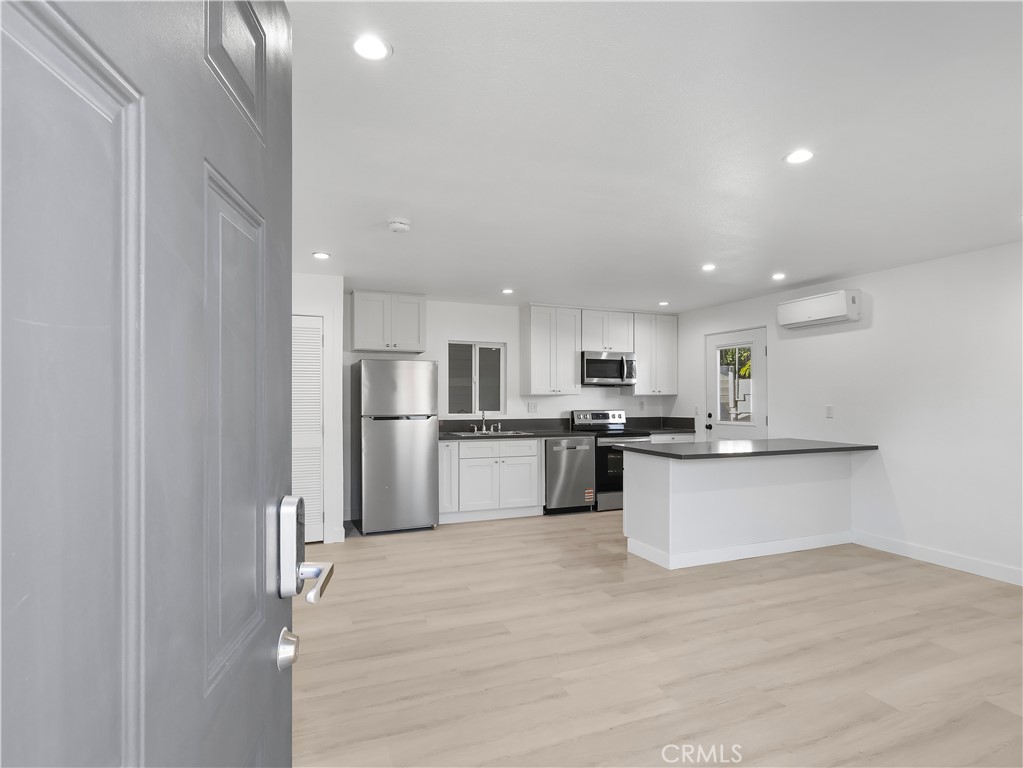 8828 Chimineas Avenue