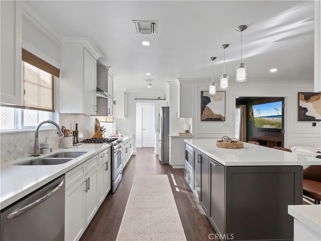 6900 Katherine Avenue