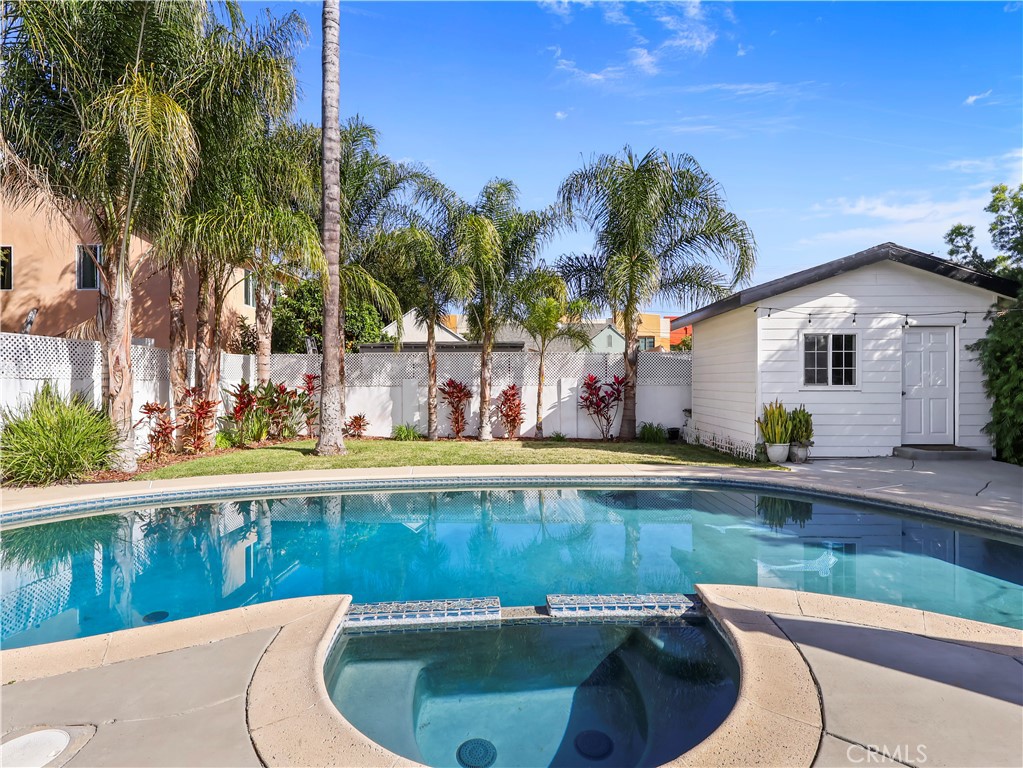 6900 Katherine Avenue