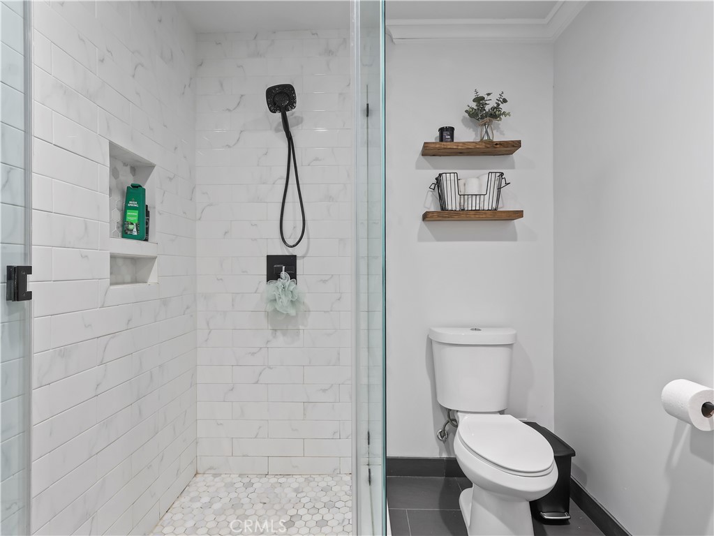 6900 Katherine Avenue