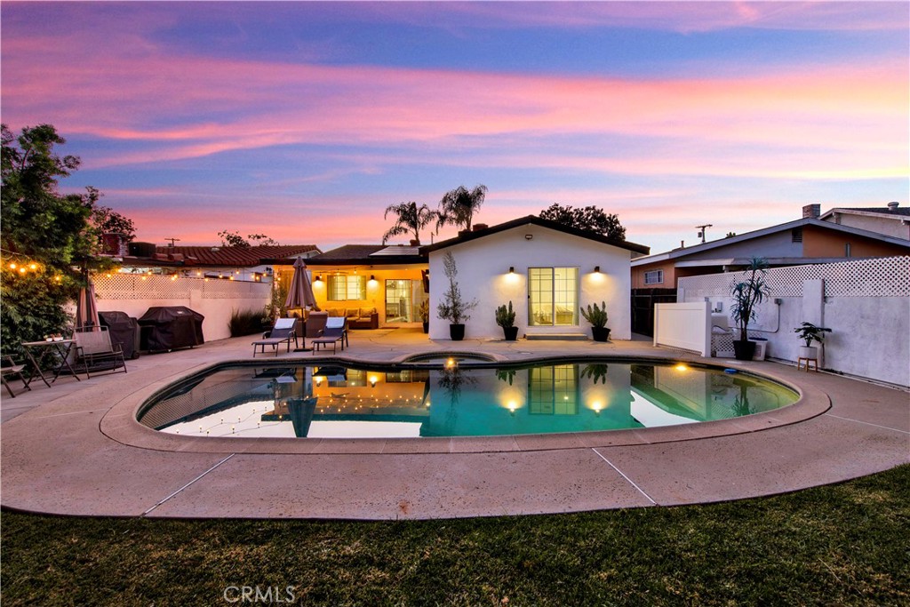 6900 Katherine Avenue