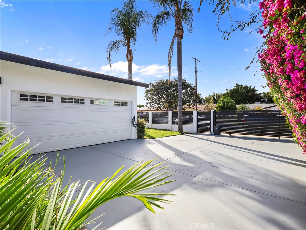 6900 Katherine Avenue