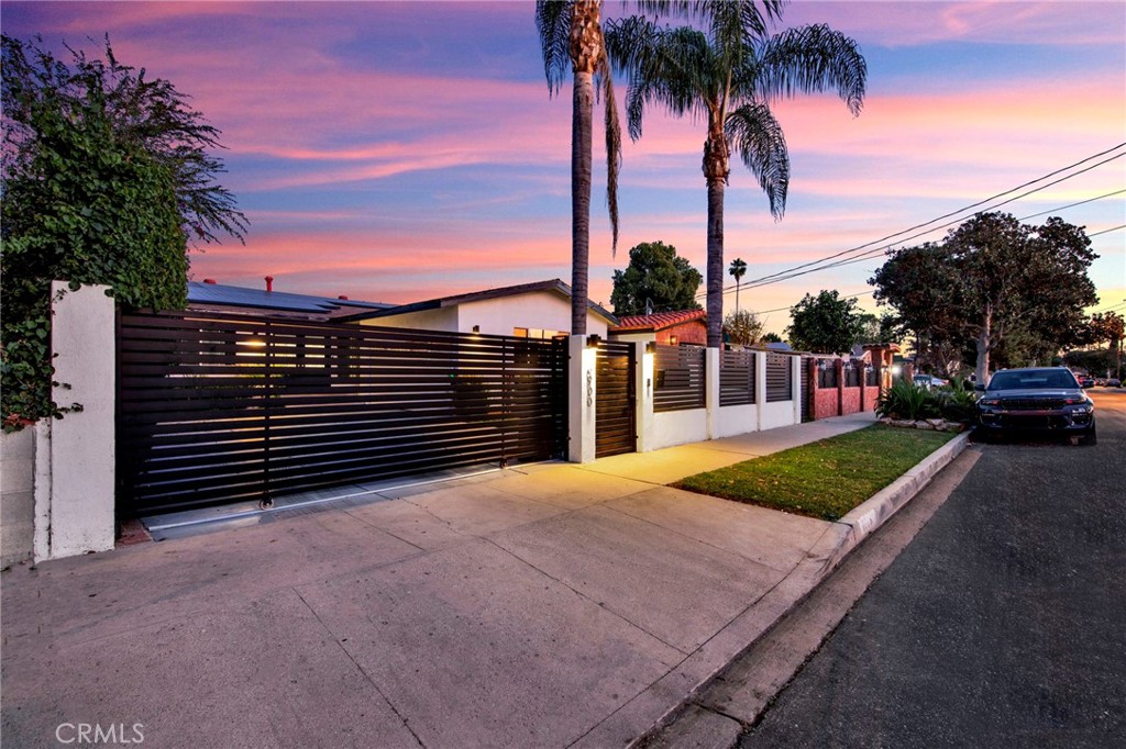 6900 Katherine Avenue