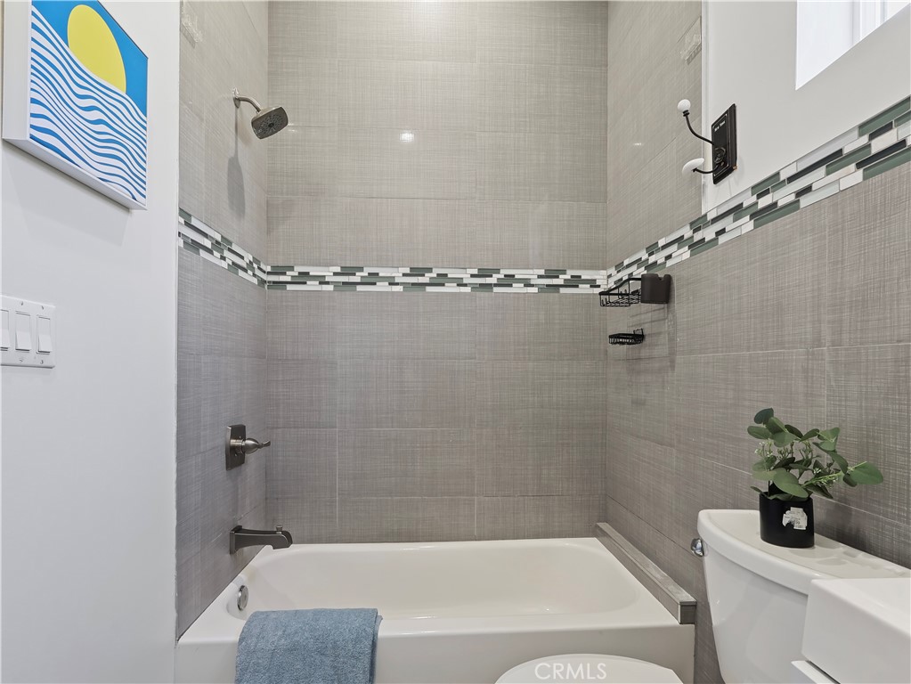 15801 Chatsworth