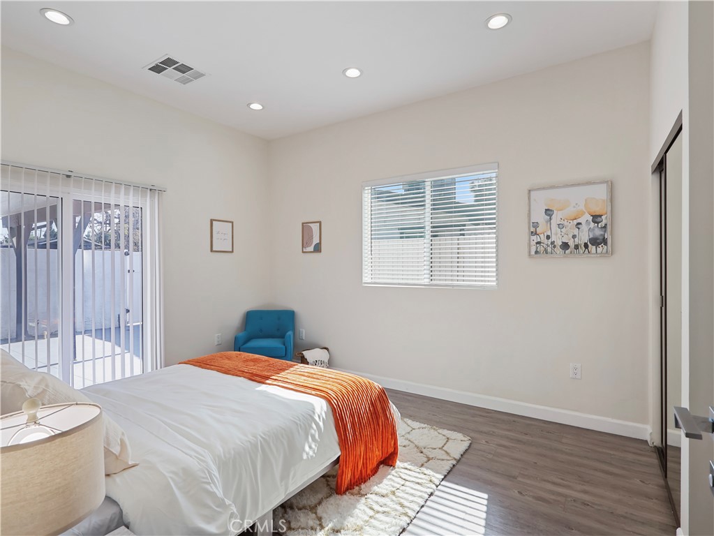 15801 Chatsworth
