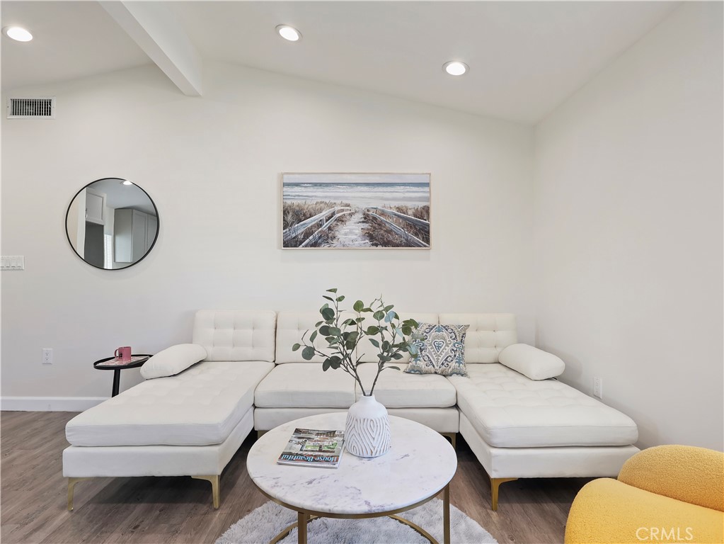 15801 Chatsworth