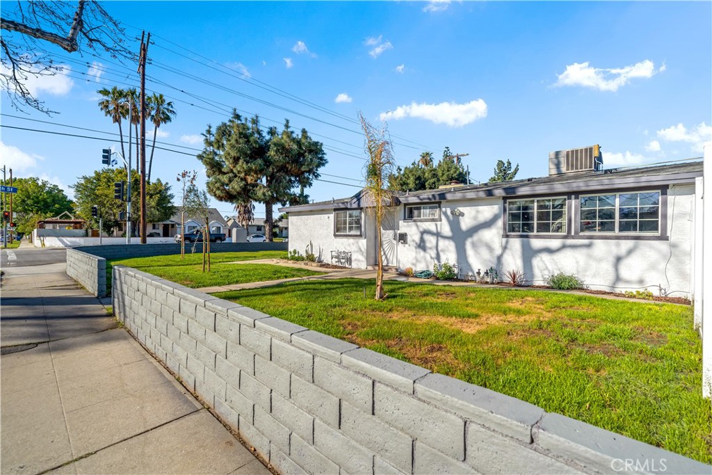 15801 Chatsworth