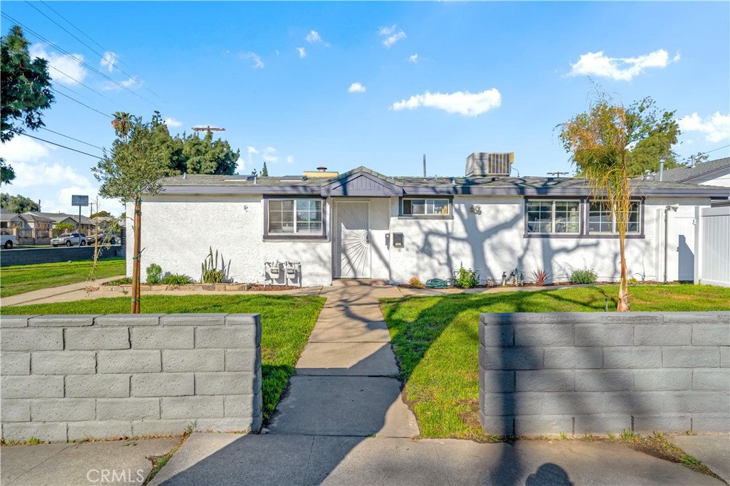 15801 Chatsworth