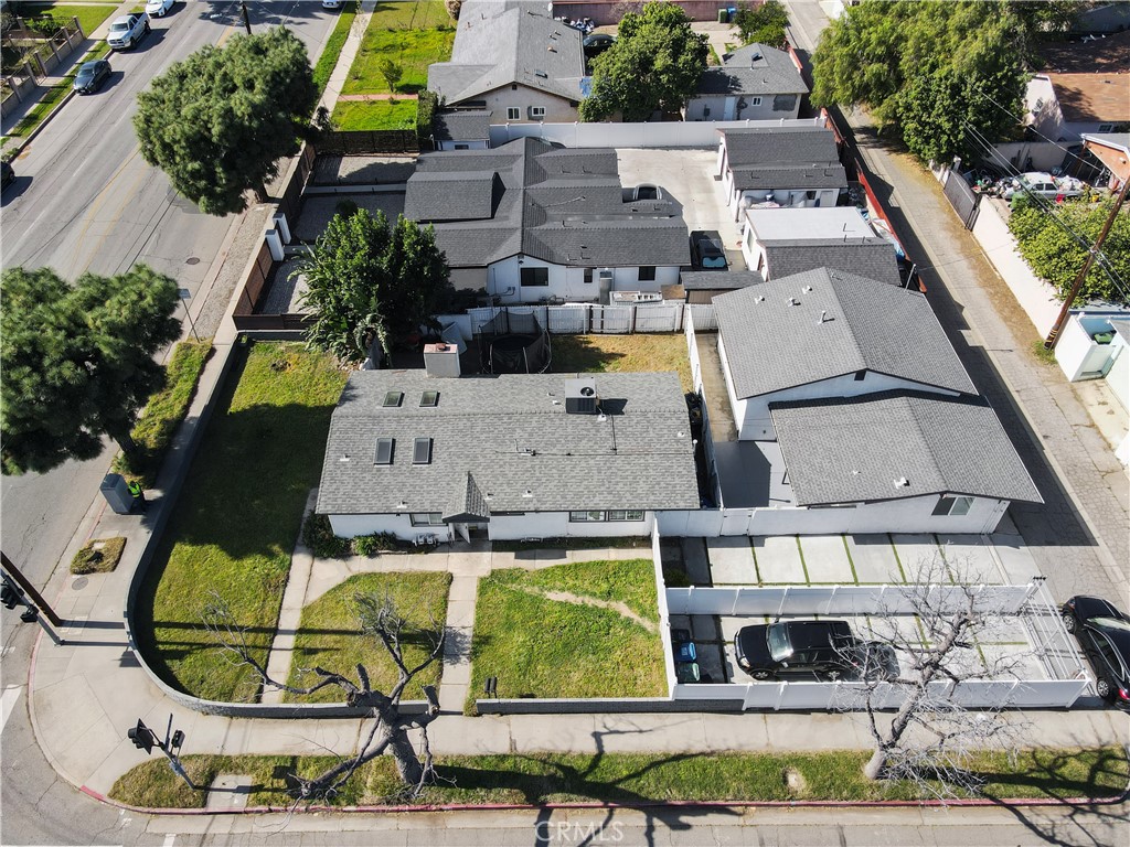 15801 Chatsworth