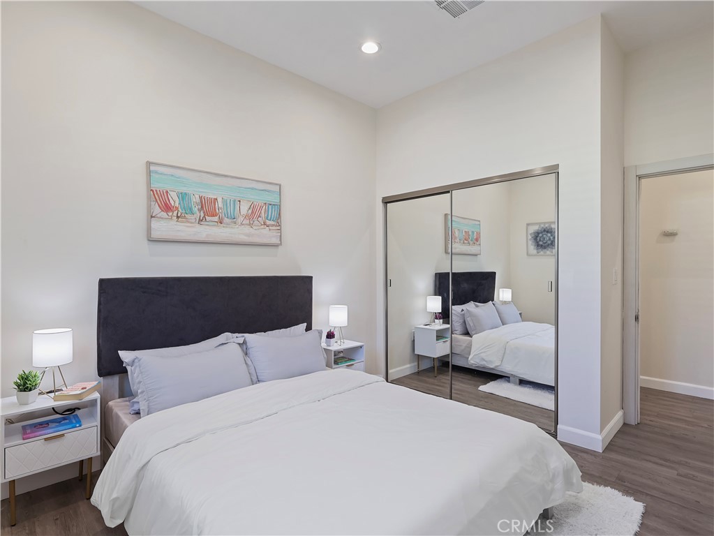 15801 Chatsworth