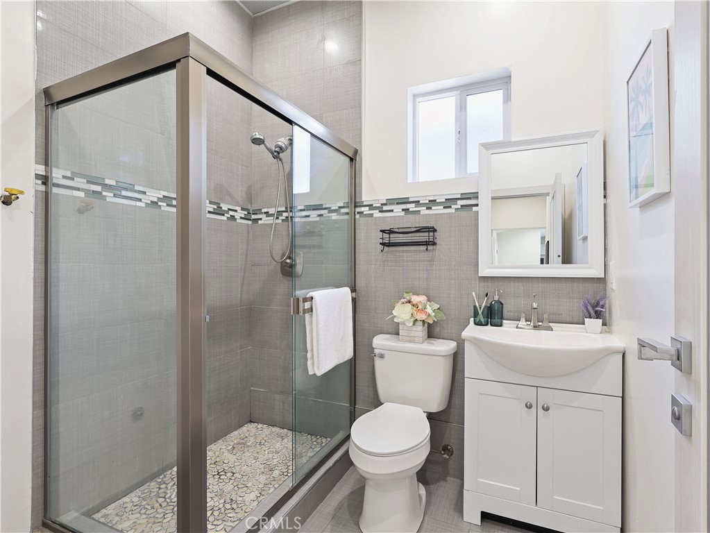 15801 Chatsworth