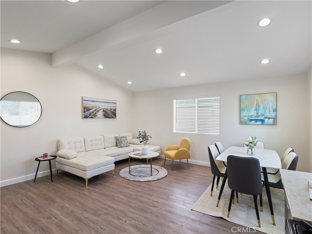 15801 Chatsworth