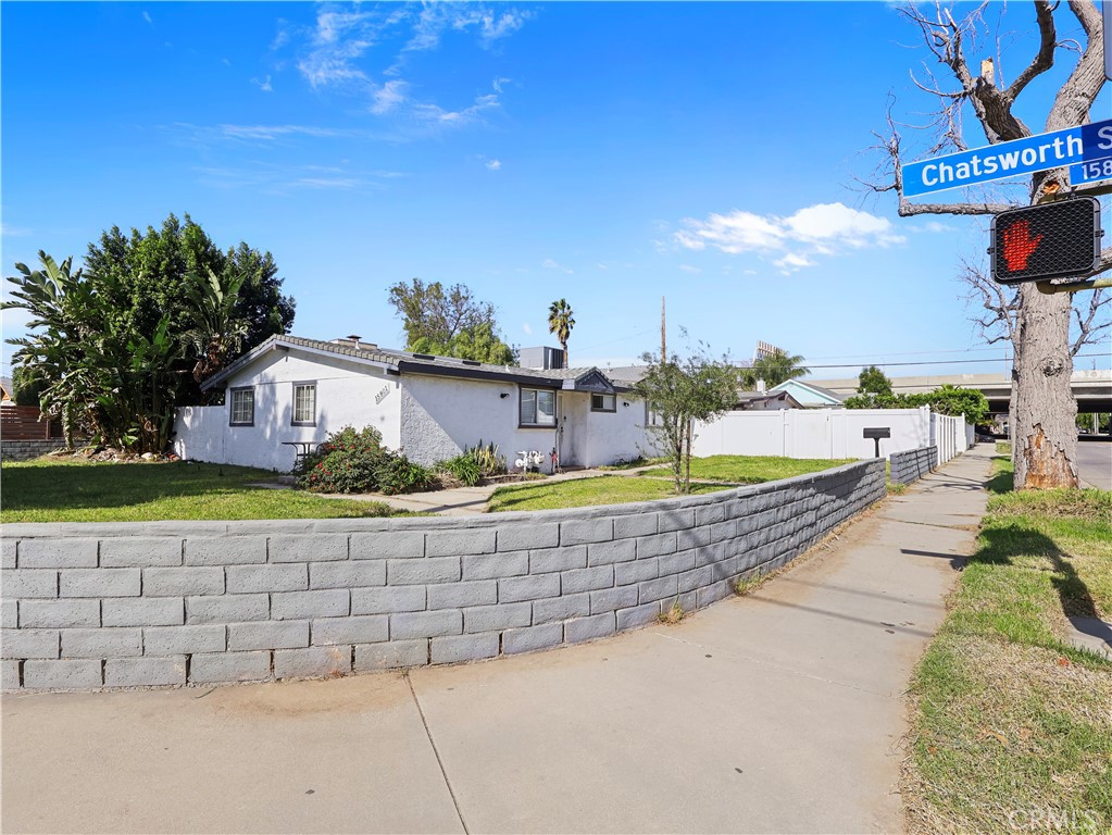 15801 Chatsworth