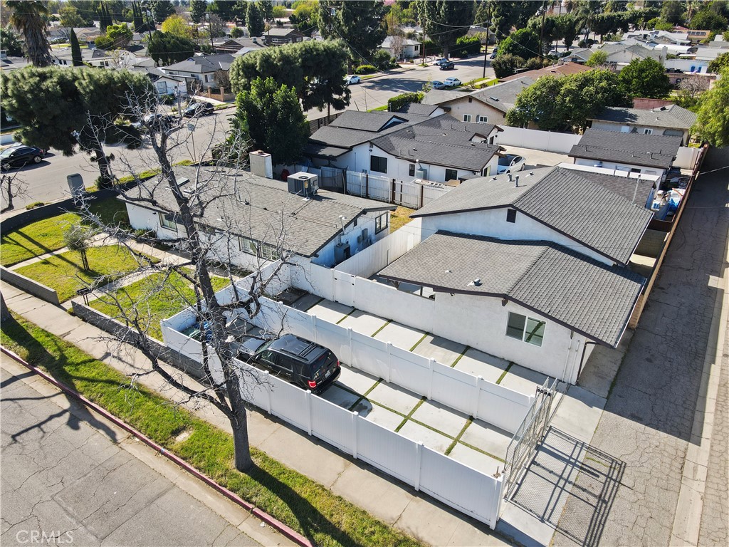 15801 Chatsworth