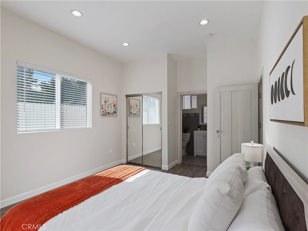 15801 Chatsworth