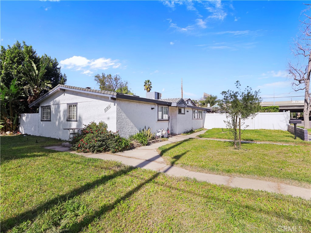 15801 Chatsworth