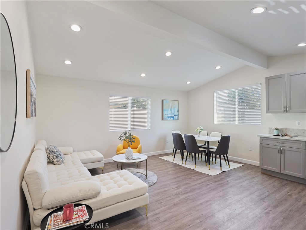 15801 Chatsworth