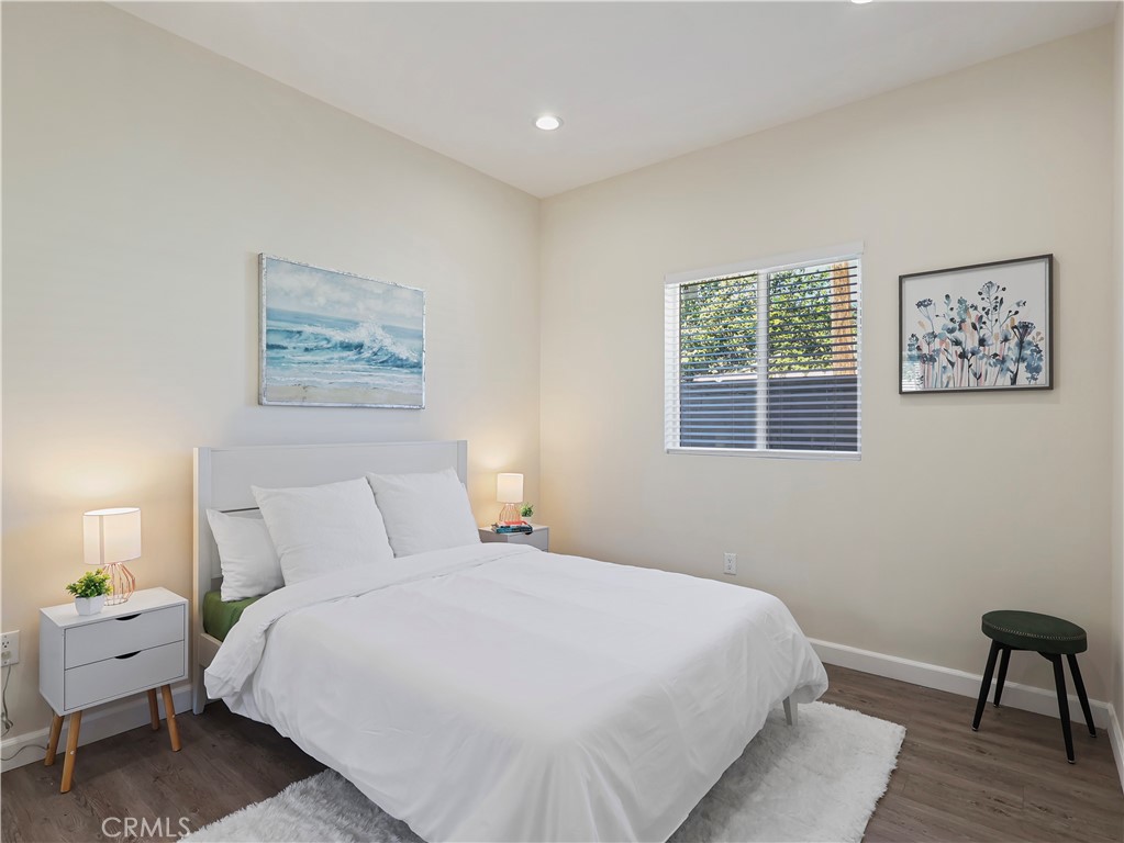 15801 Chatsworth