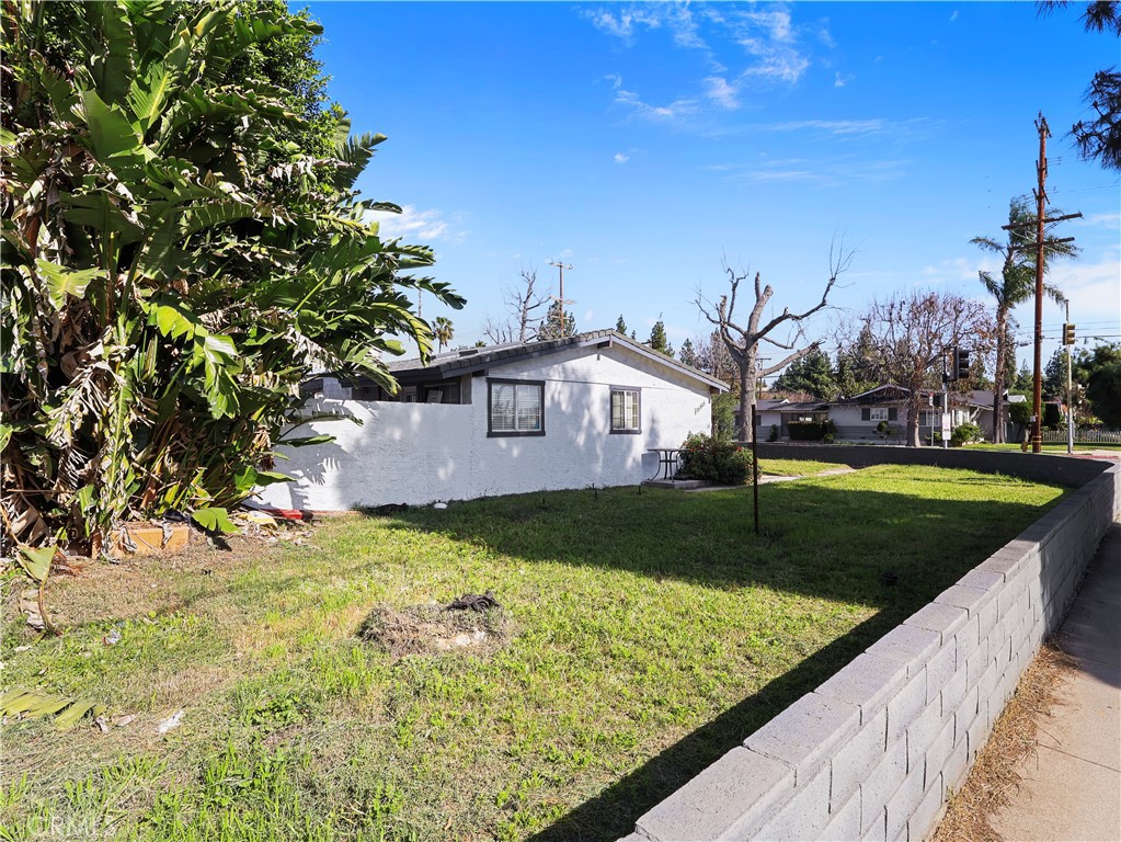 15801 Chatsworth