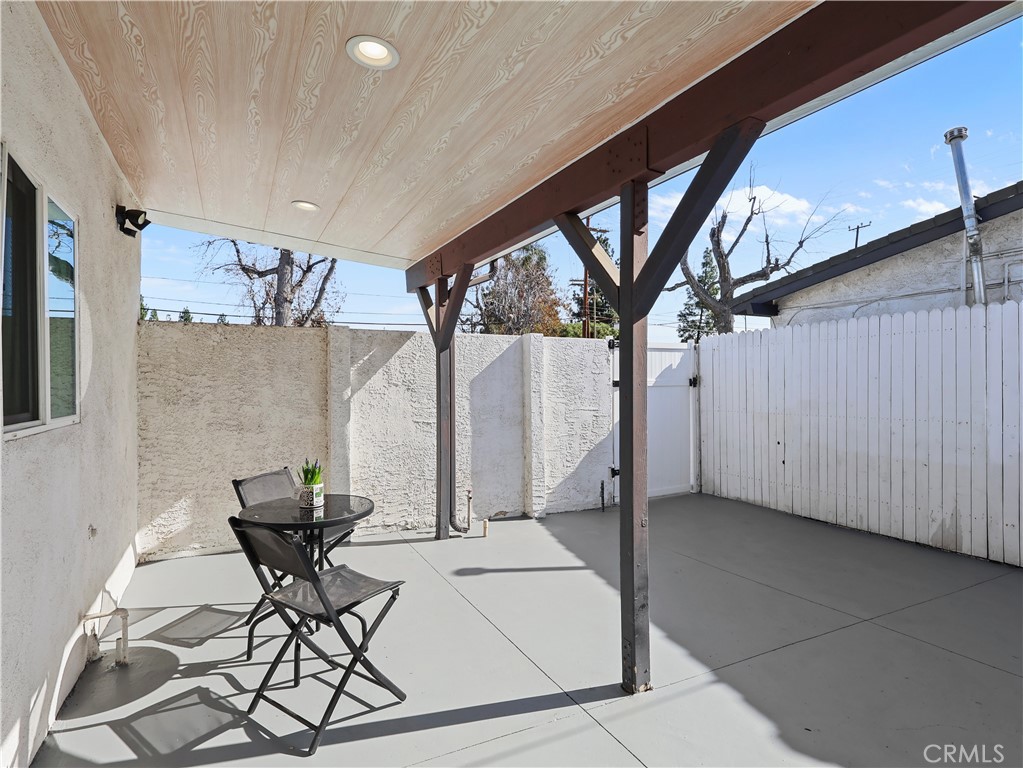 15801 Chatsworth
