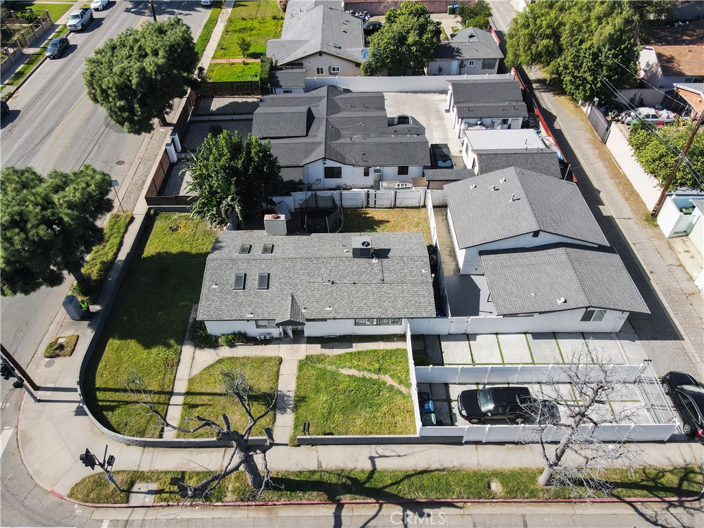 15801 Chatsworth