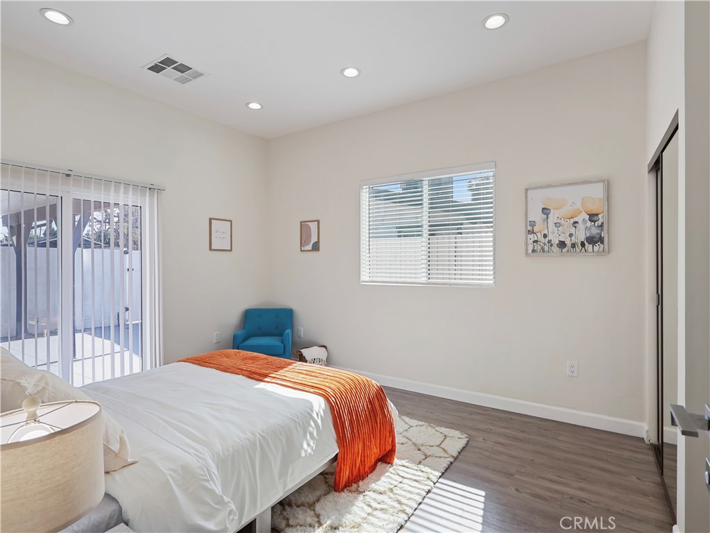 15801 Chatsworth