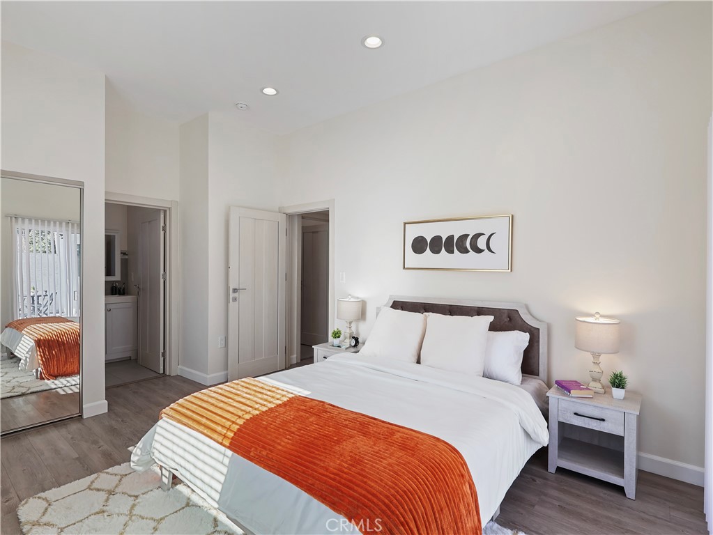 15801 Chatsworth