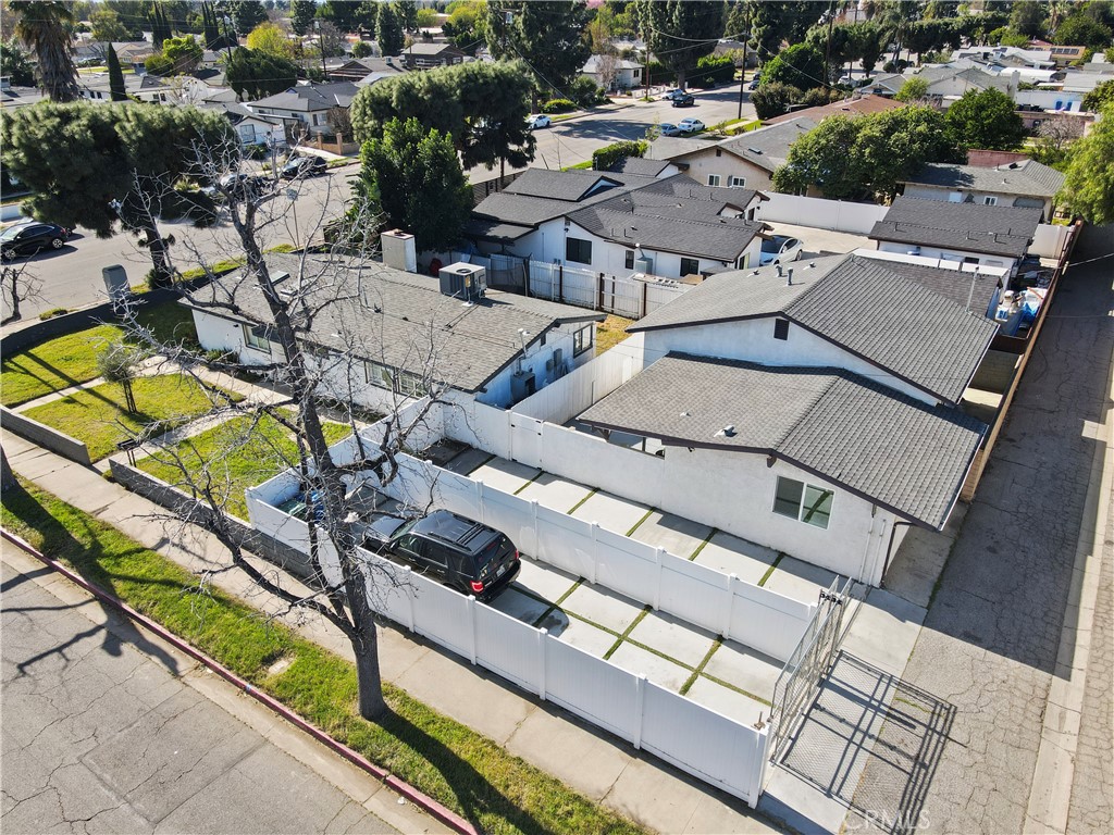 15801 Chatsworth