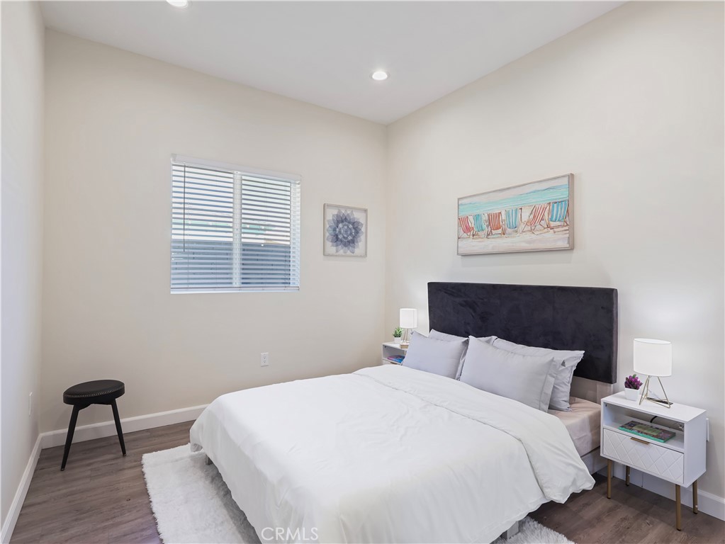 15801 Chatsworth