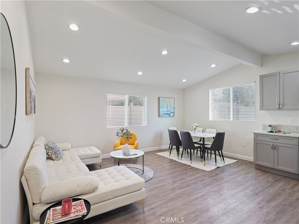 15801 Chatsworth