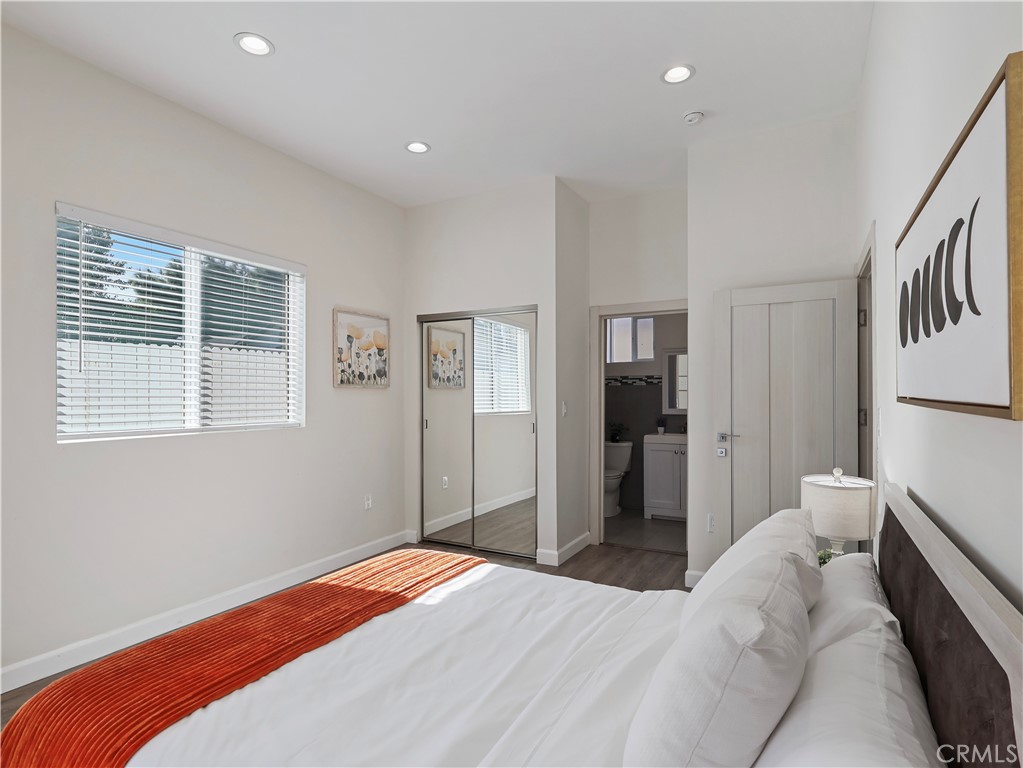 15801 Chatsworth