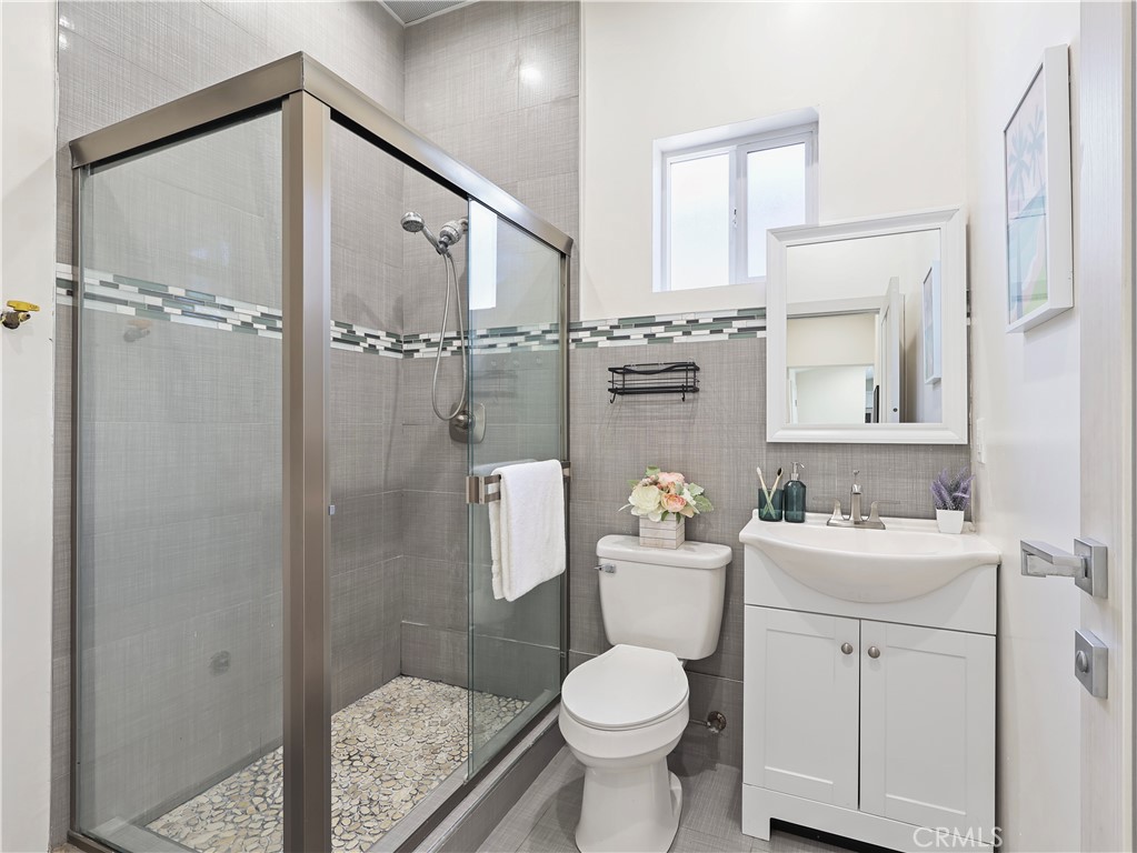 15801 Chatsworth