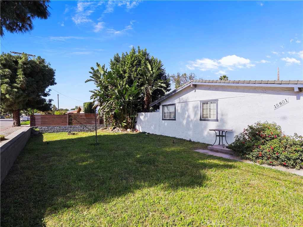 15801 Chatsworth