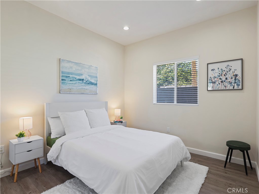15801 Chatsworth