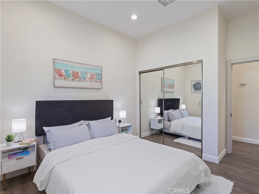15801 Chatsworth
